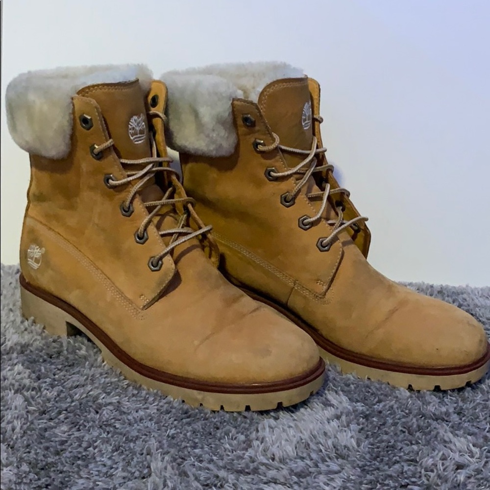 Men’s 8 1/2 (women’s 10) Timberlands boots